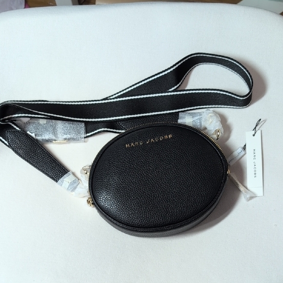 Marc Jacobs Rewind Oval Black Pebbled Leather Crossbody NWT - Picture 3 of 15